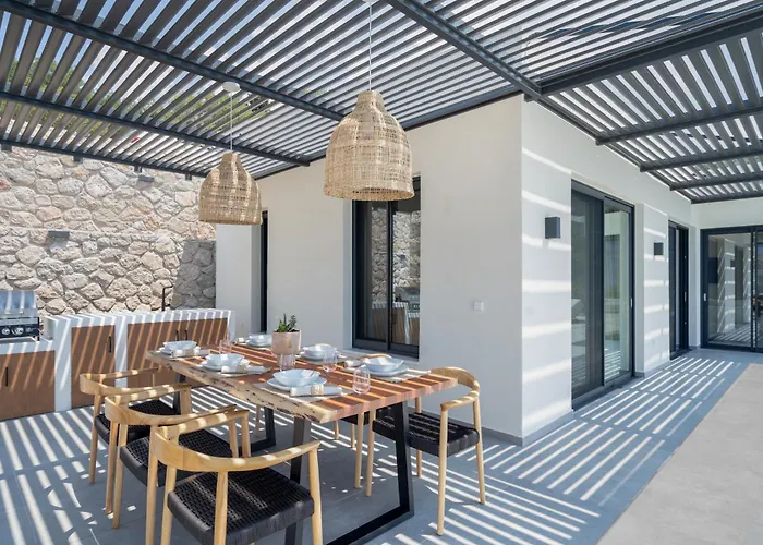 Villa Nimbus Kalamítsi